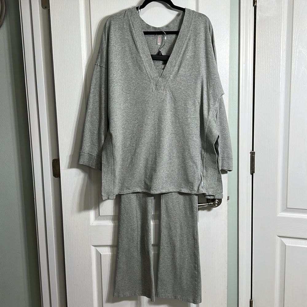 Free People L excellent condition lounge set
